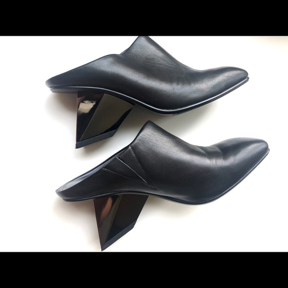 United Nude Shoes - United Nude Leather Rockit Mule.